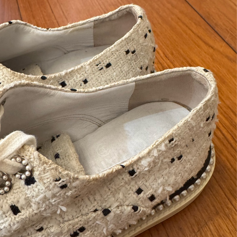 Chanel白毛呢珍珠休閒鞋 38號 新年大特價❤️-29
