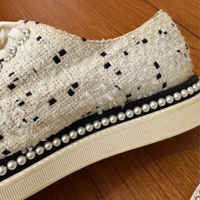 Chanel白毛呢珍珠休閒鞋 38號 新年大特價❤️-30