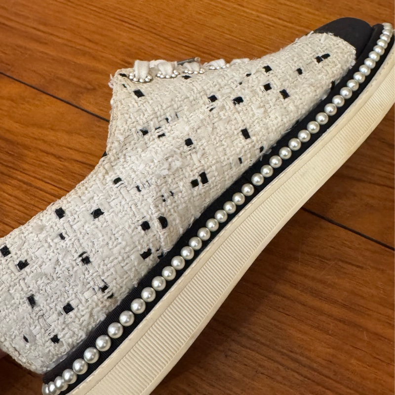 Chanel白毛呢珍珠休閒鞋 38號 新年大特價❤️-31