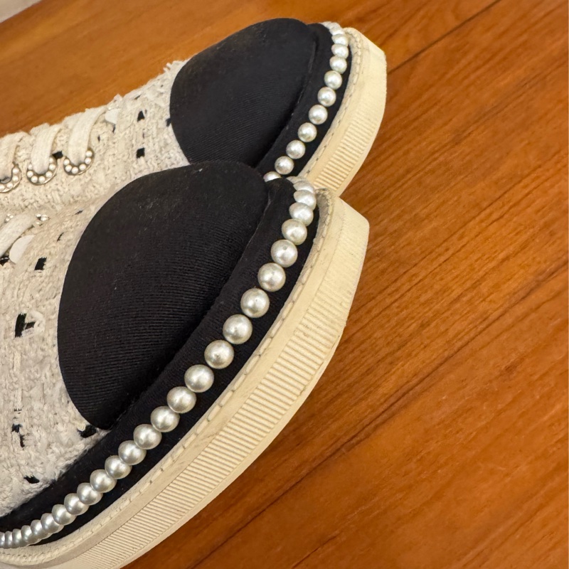 Chanel白毛呢珍珠休閒鞋 38號 新年大特價❤️-37