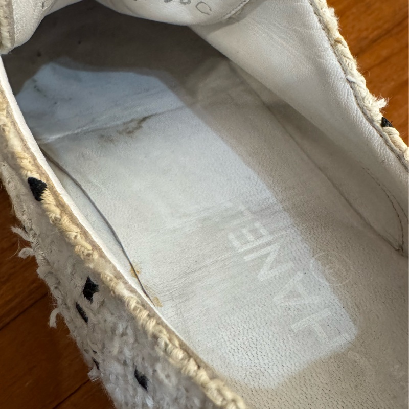 Chanel白毛呢珍珠休閒鞋 38號 新年大特價❤️-40