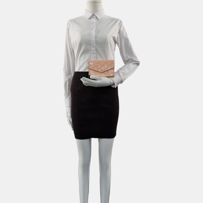 LOUIS VUITTON SARAH淺粉色漆皮老花壓紋錢包金色五金-1