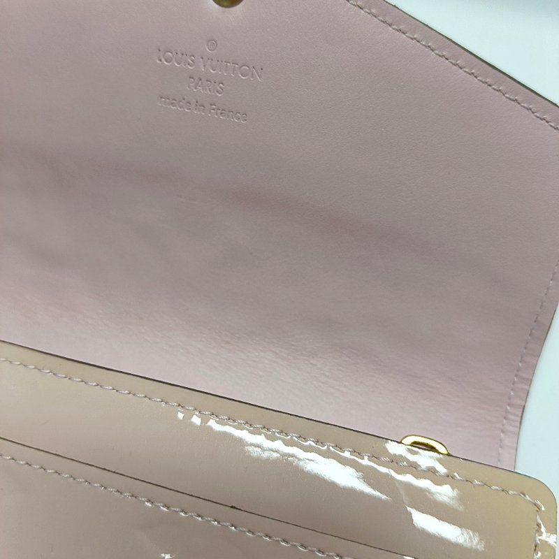 LOUIS VUITTON SARAH淺粉色漆皮老花壓紋錢包金色五金-7