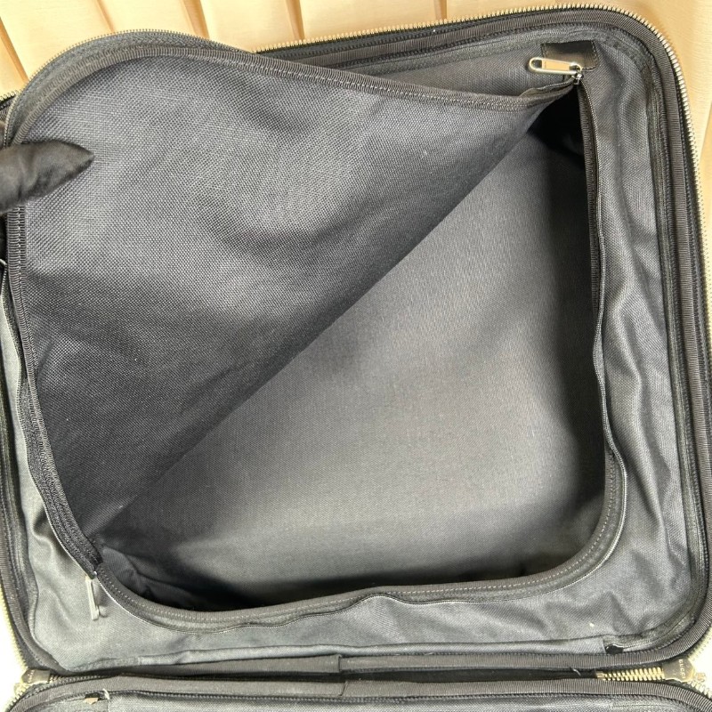 古馳Gucci  黑色老花行李箱拉杆箱登機箱 經典老花logo 做工精緻 容量大 拉杆順滑 萬向輪好推 旅行出差都很實用-19