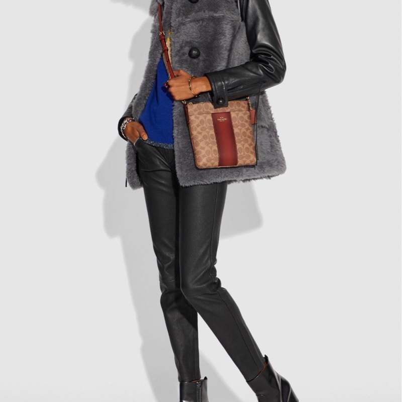 Coach 女士 logo印花斜挎包均碼碼長:20cm、寬:4cm、高:21cm-3