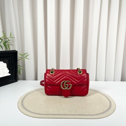 zzz GUCCI古馳  馬蒙22單肩斜挎包 古金色的經典雙G標誌 整體飽滿又精緻 出門輕便又百搭