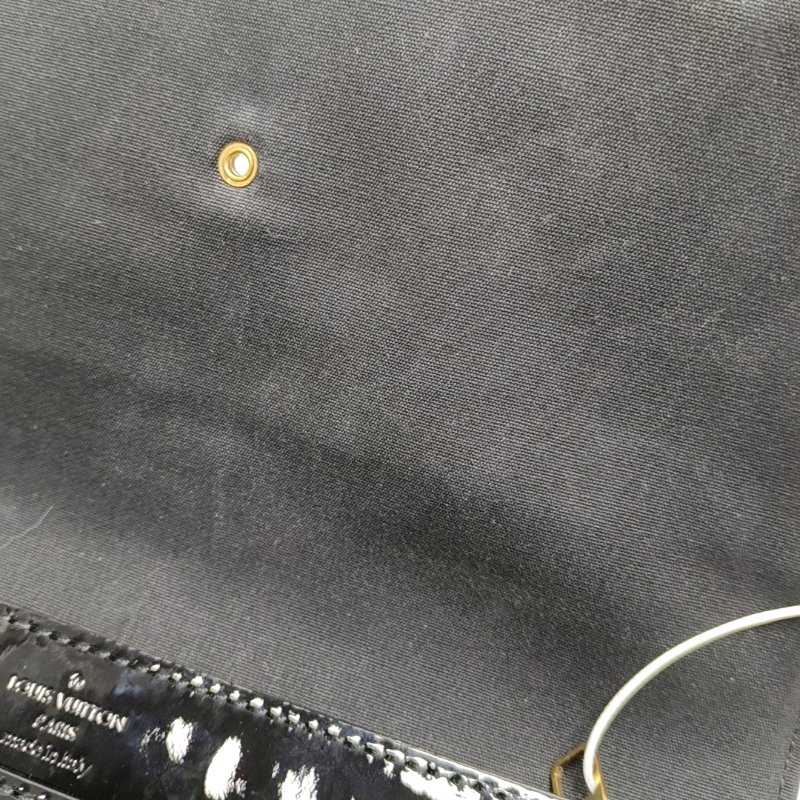 LOUIS VUITTON LOUISE黑色漆皮手拿包金色五金-8