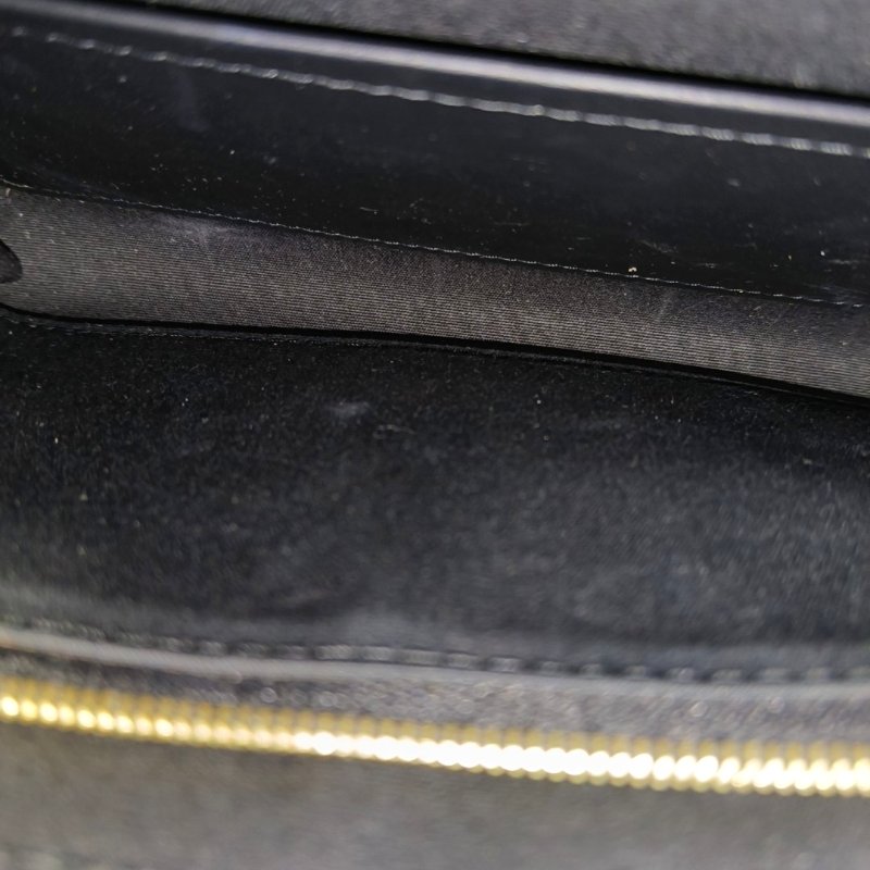 LOUIS VUITTON LOUISE黑色漆皮手拿包金色五金-11