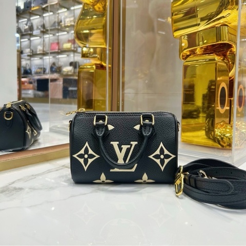 98新Lv 路易威登speedy nano黑白花 尺寸約長16.5cm寬7cm 無附件