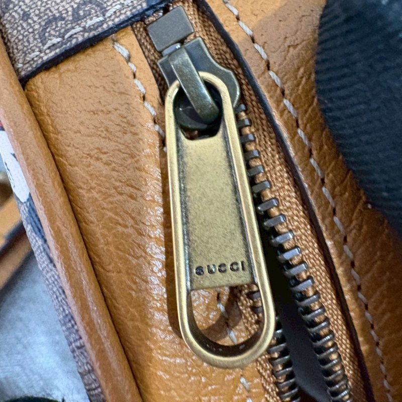 GUCCI 迪士尼米奇聯名迷你圓餅後背包-14