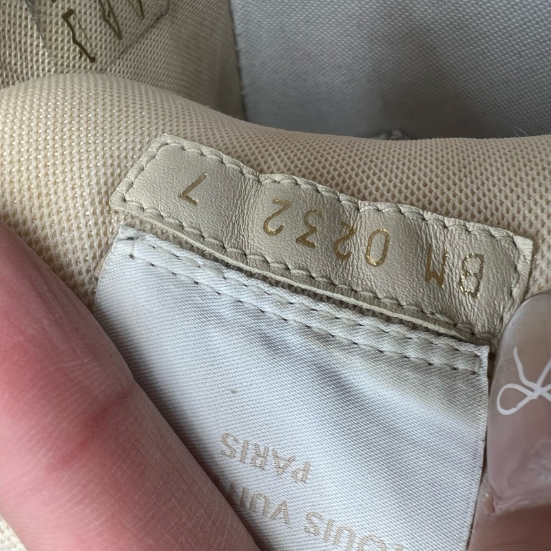 99新Louis Vuitton路易威登 米白魔術貼 碼7  41 碼無附件-5