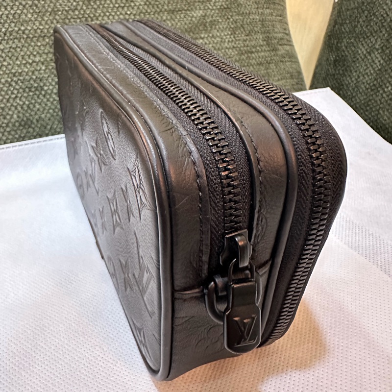 LV Alpha Monogram Shadow牛皮黑色小包 M82544-3