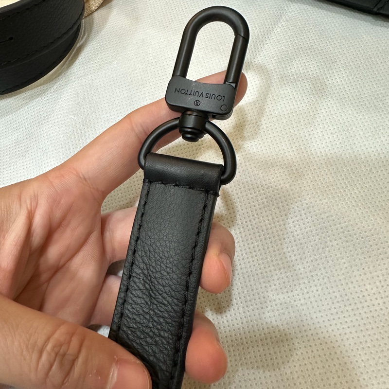 LV Alpha Monogram Shadow牛皮黑色小包 M82544-21