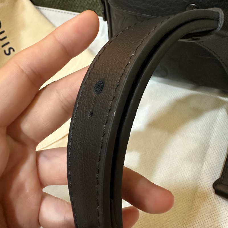 LV Alpha Monogram Shadow牛皮黑色小包 M82544-24