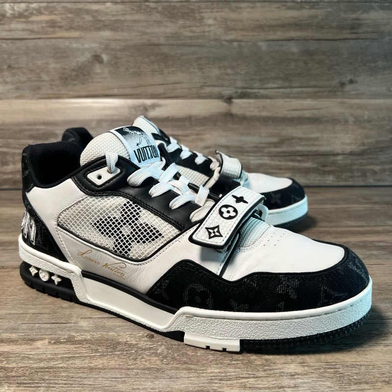98新LOUIS VUITTON LV Trainer 黑白牛仔 魔術貼 熊貓 UK8碼,42碼, 鞋面很新,鞋底輕微磨損-1