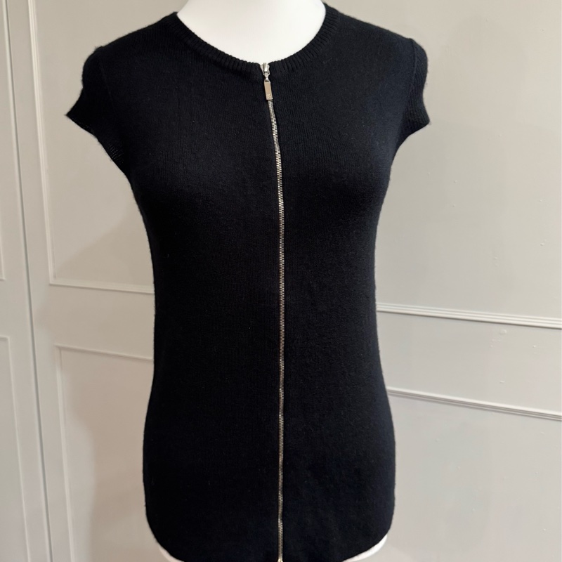 《新歡舊愛》正品CHANEL香奈兒黑色雙頭拉鍊半袖羊毛衣-1