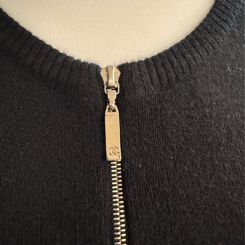 《新歡舊愛》正品CHANEL香奈兒黑色雙頭拉鍊半袖羊毛衣-4