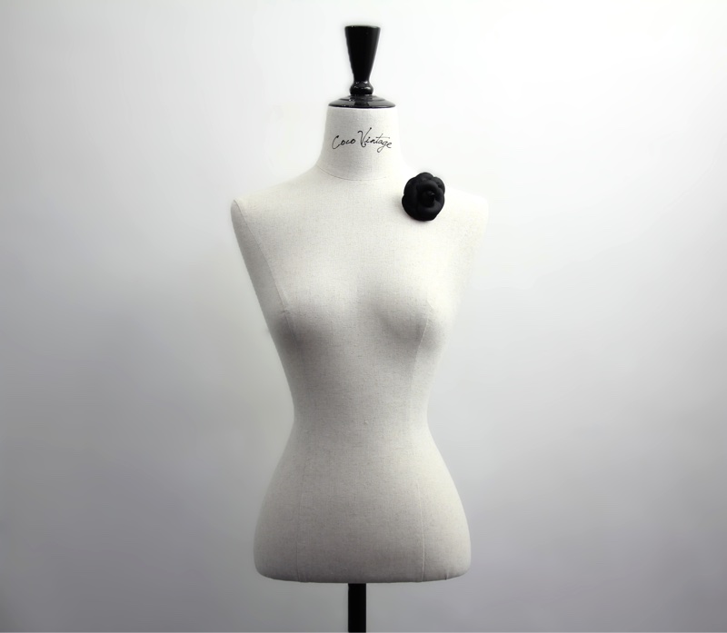 Chanel Vintage 81-85年 絲綢黑色細朵山茶花胸針-1