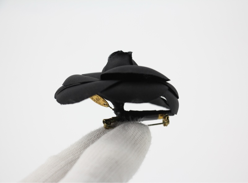 Chanel Vintage 81-85年 絲綢黑色細朵山茶花胸針-3