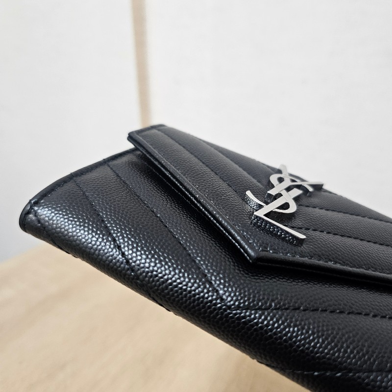 [新年福利甜價出❣️] YSL黑荔枝皮銀釦信封零錢卡包-4