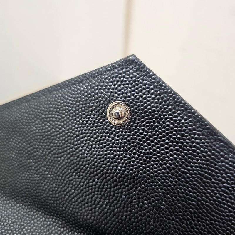 [新年福利甜價出❣️] YSL黑荔枝皮銀釦信封零錢卡包-12