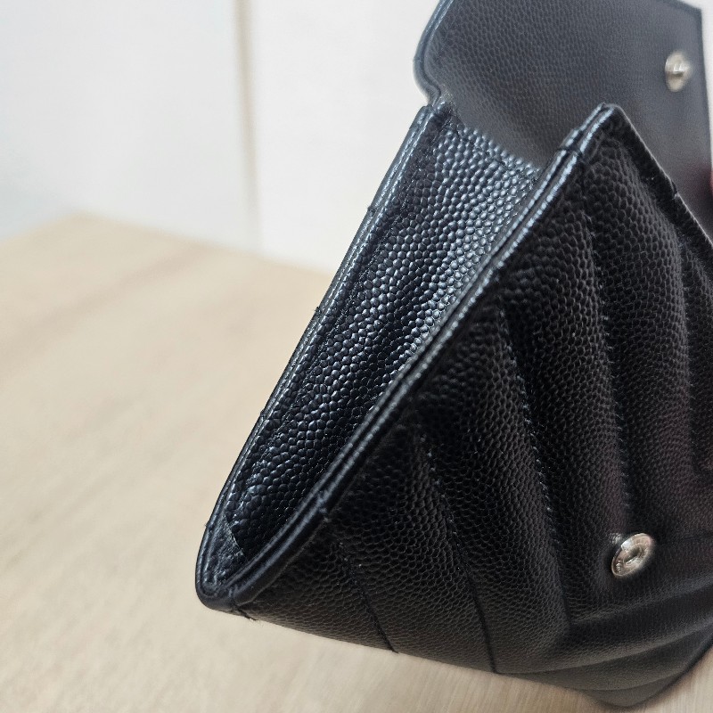 [新年福利甜價出❣️] YSL黑荔枝皮銀釦信封零錢卡包-17