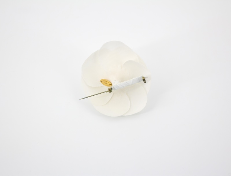 Chanel Vintage 81-85年 絲綢白色細朵山茶花胸針-8