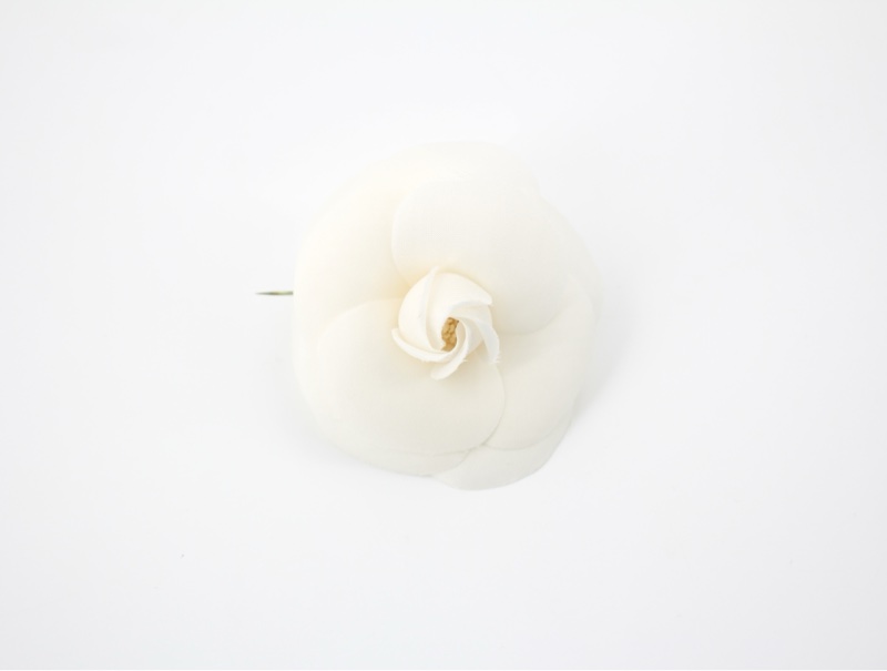 Chanel Vintage 81-85年 絲綢白色細朵山茶花胸針-10