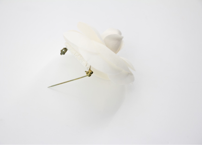 Chanel Vintage 81-85年 絲綢白色細朵山茶花胸針-11