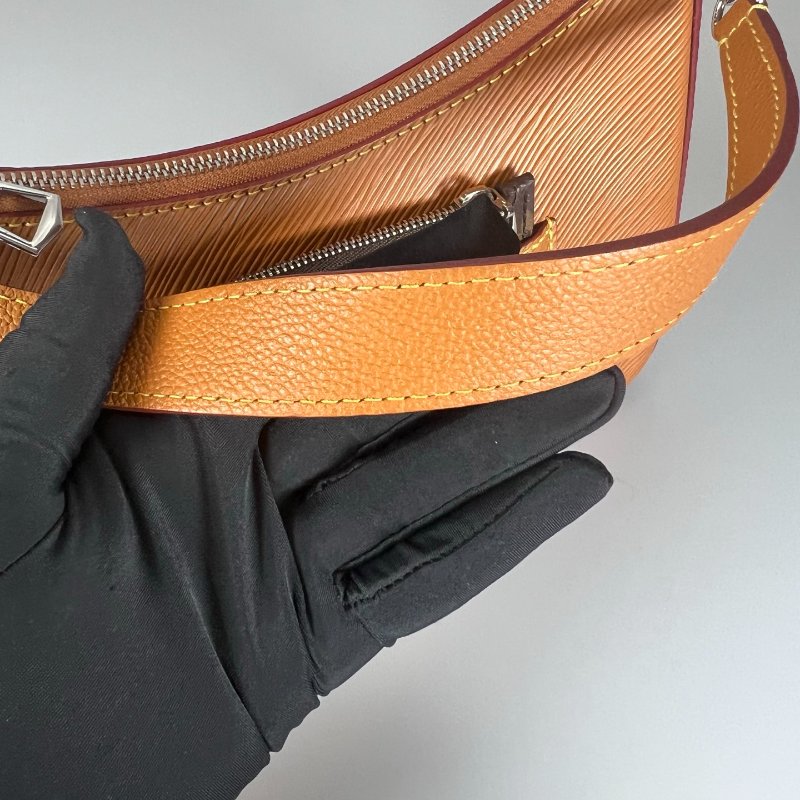 LV M80794/晶片款 焦糖水波紋手提斜背包-7