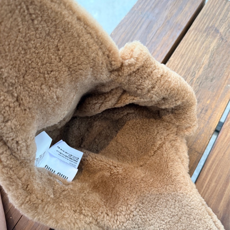 MiuMiu 繆繆25新款棕色/摩卡色 毛絨護耳帽 蓋耳帽 冷帽 針織帽 泰迪毛 滑雪 雷鋒帽-2