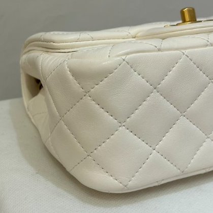 CHANEL 白羊皮金球方胖-5