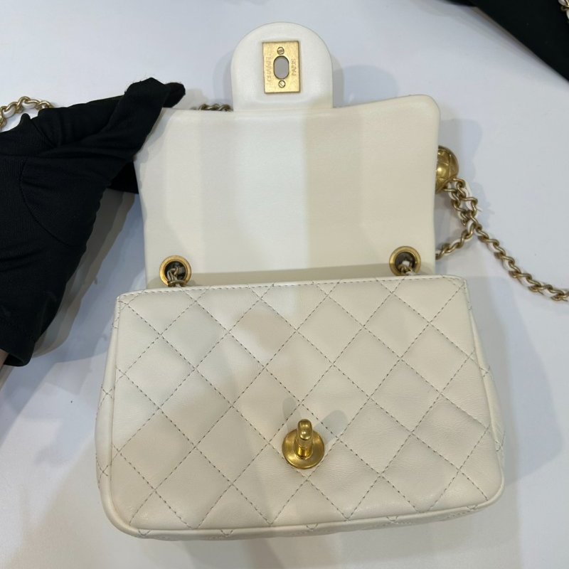 CHANEL 白羊皮金球方胖-7
