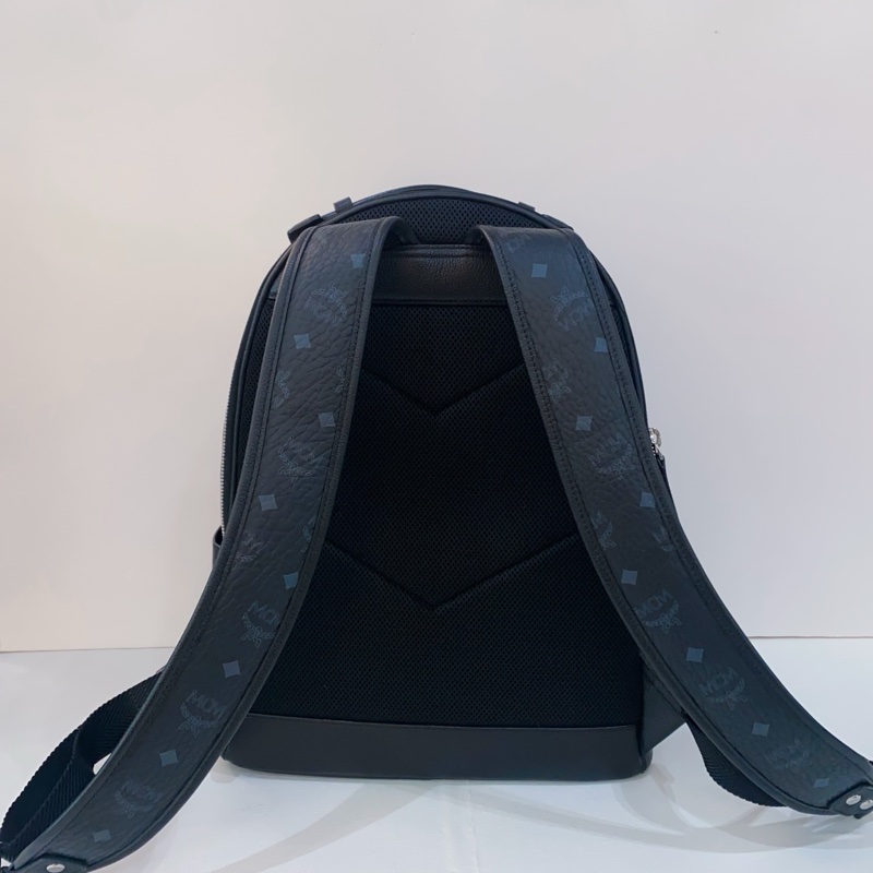 99新 MCM黑色大號雙肩包,尺寸41*33*15 無附件-3