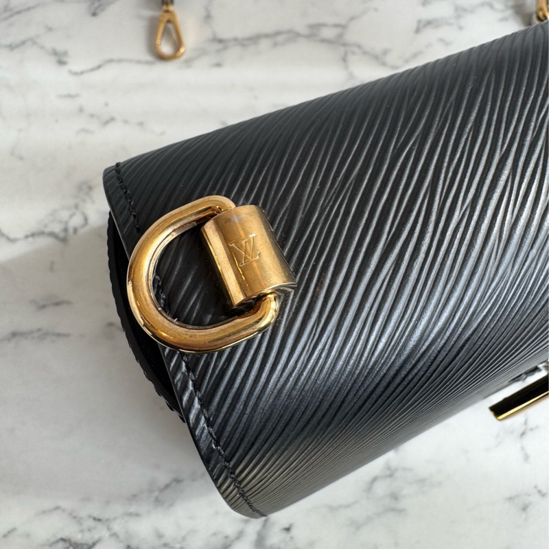 LV M59411黑色Epi金銀旋轉釦手提兩用包-10