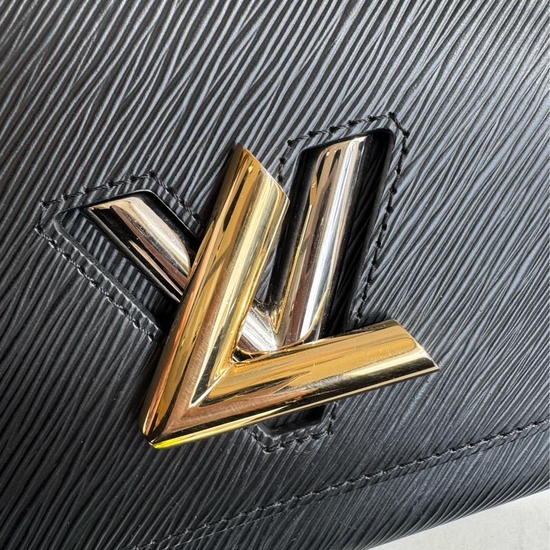 LV M59411黑色Epi金銀旋轉釦手提兩用包-18