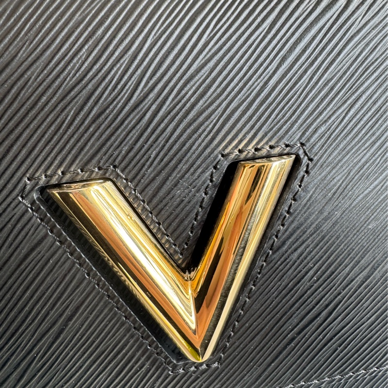 LV M59411黑色Epi金銀旋轉釦手提兩用包-19