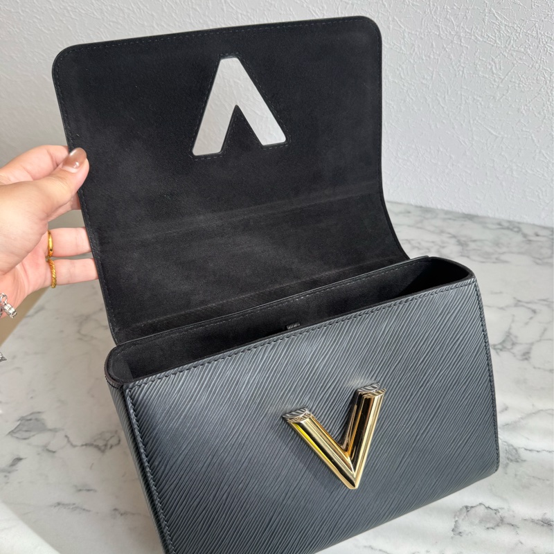 LV M59411黑色Epi金銀旋轉釦手提兩用包-20