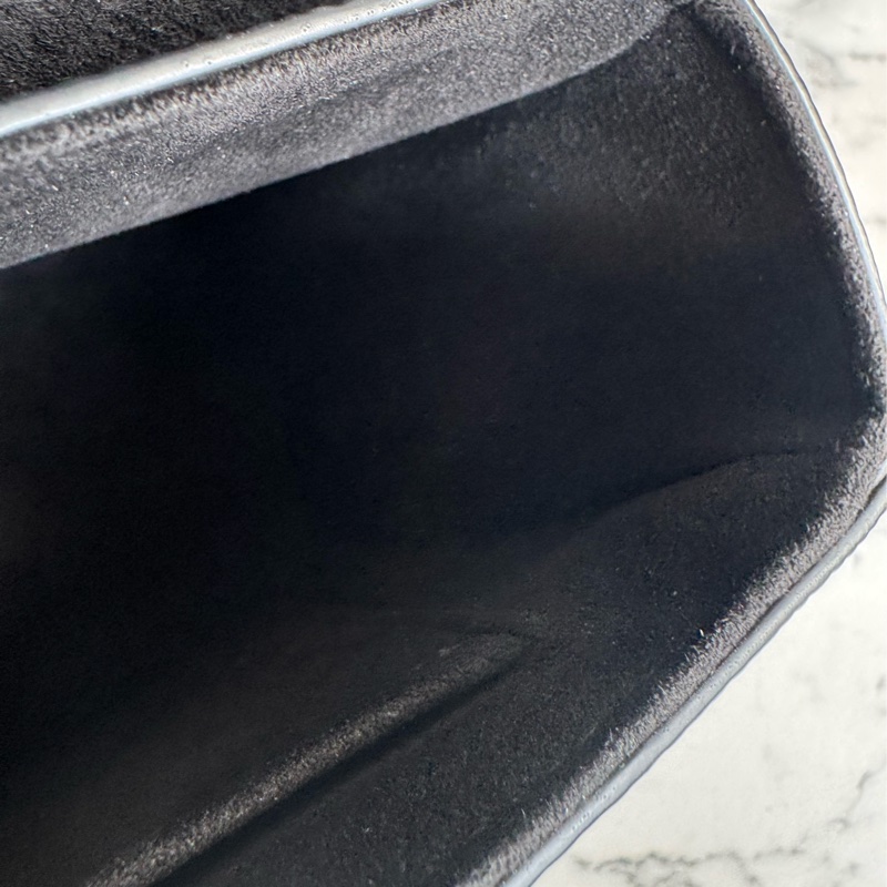 LV M59411黑色Epi金銀旋轉釦手提兩用包-27