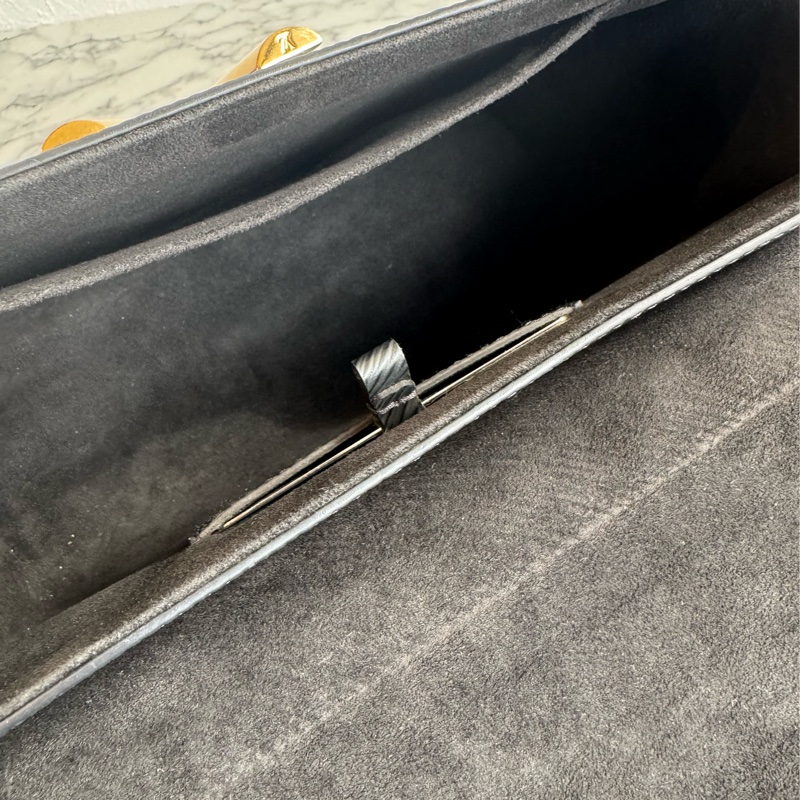 LV M59411黑色Epi金銀旋轉釦手提兩用包-29