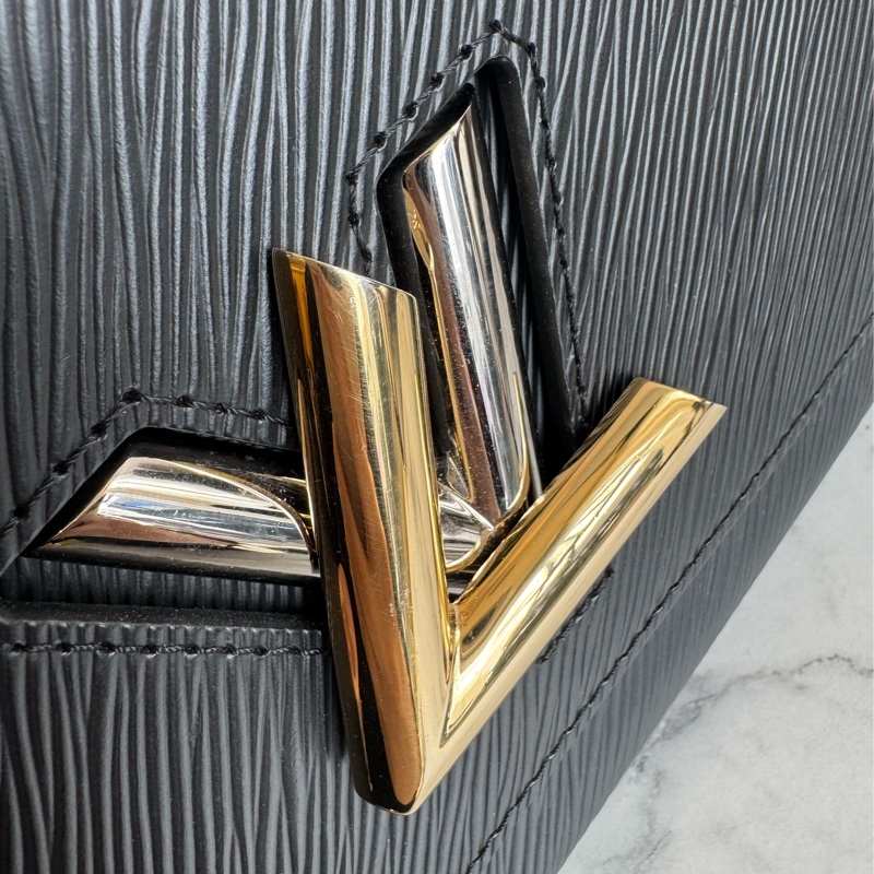 LV M59411黑色Epi金銀旋轉釦手提兩用包-36