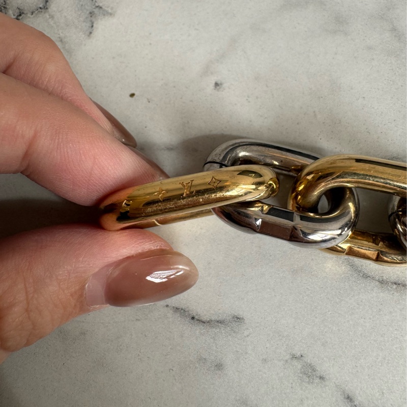 LV M59411黑色Epi金銀旋轉釦手提兩用包-42