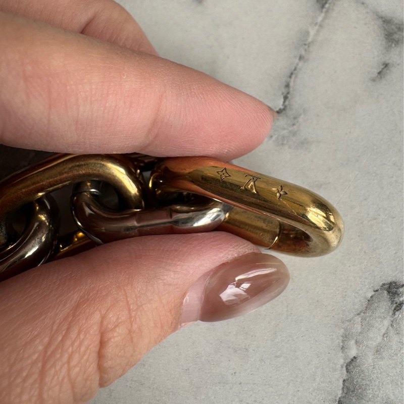 LV M59411黑色Epi金銀旋轉釦手提兩用包-43