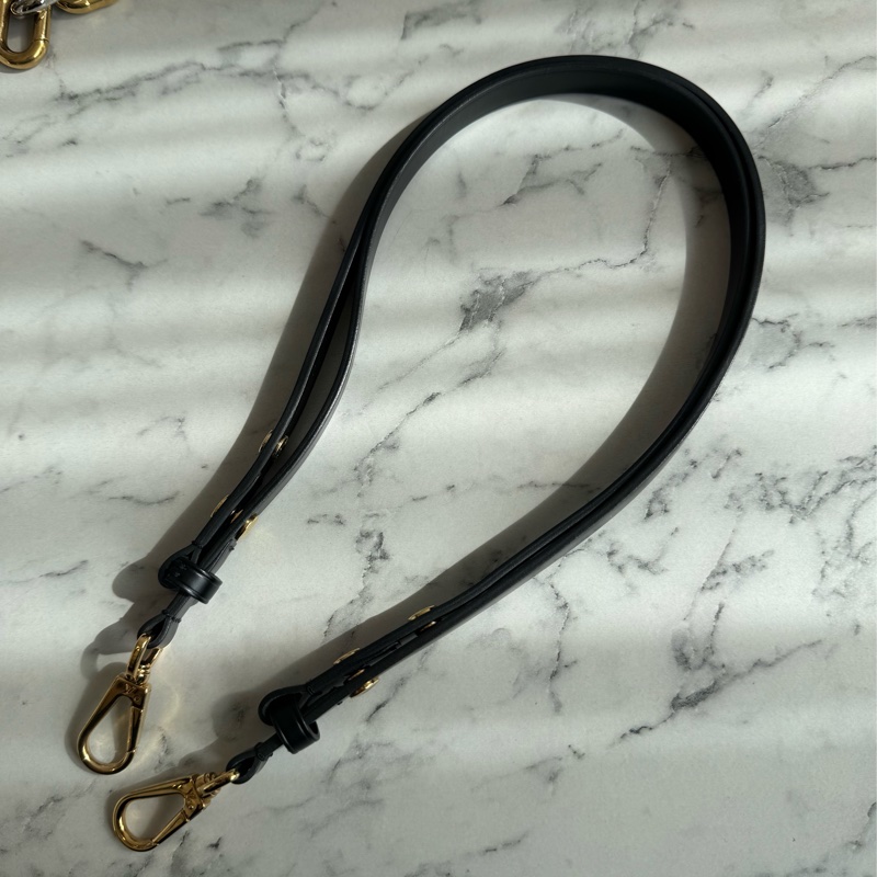 LV M59411黑色Epi金銀旋轉釦手提兩用包-53