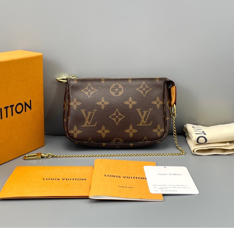 【幾乎全新✨大全套】LV麻將老花 迷你 Mini Pochette Accessoires 鏈帶手提包-0
