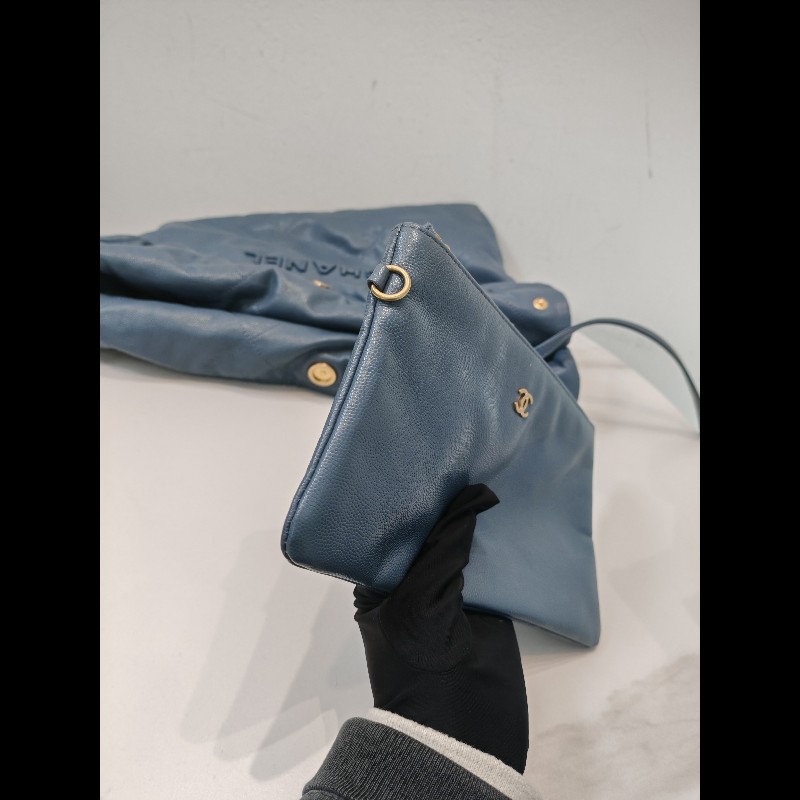 Chanel 22Bag small Caviar Leather-32
