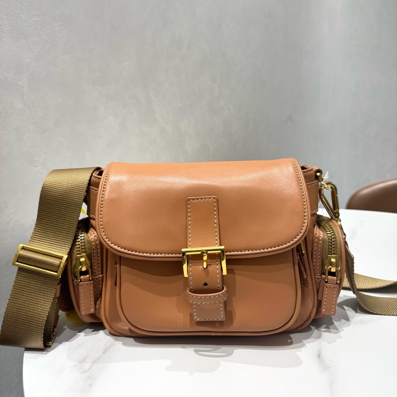 Prada 牛皮多口袋郵差單肩包,相機包-0