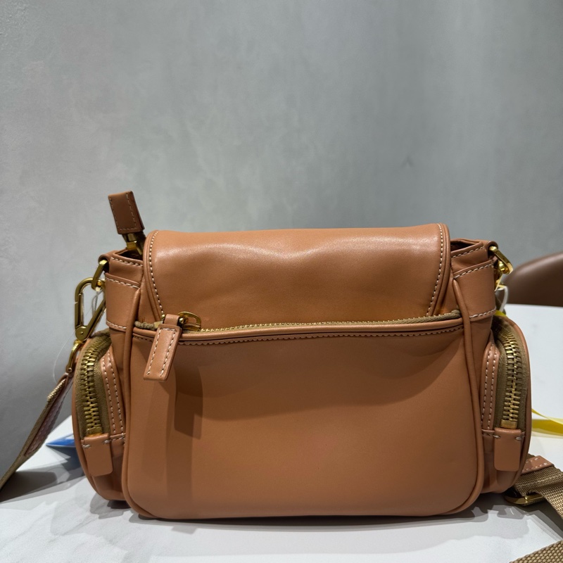 Prada 牛皮多口袋郵差單肩包,相機包-1