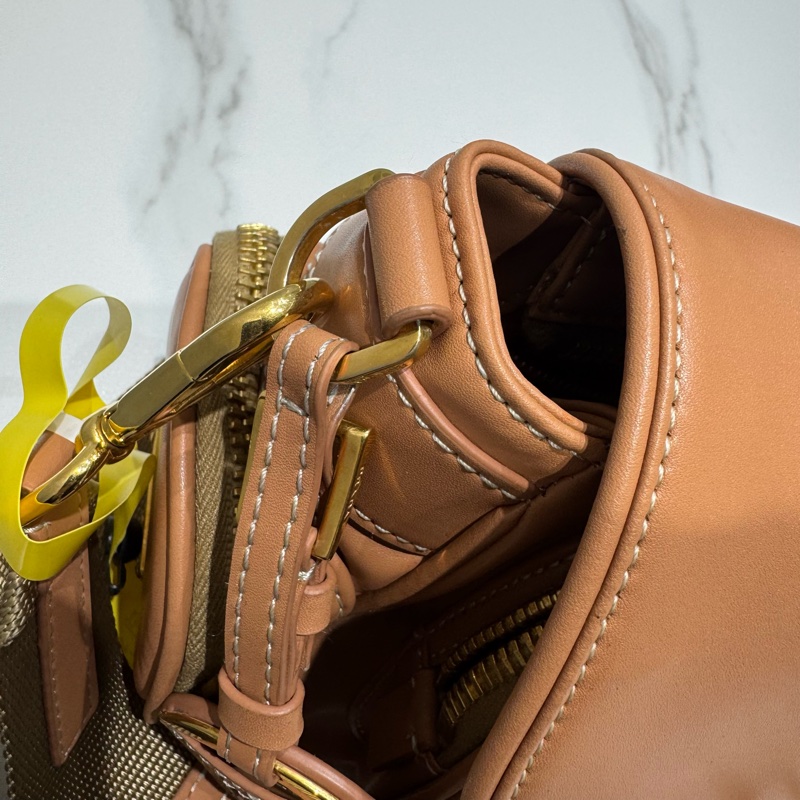 Prada 牛皮多口袋郵差單肩包,相機包-2