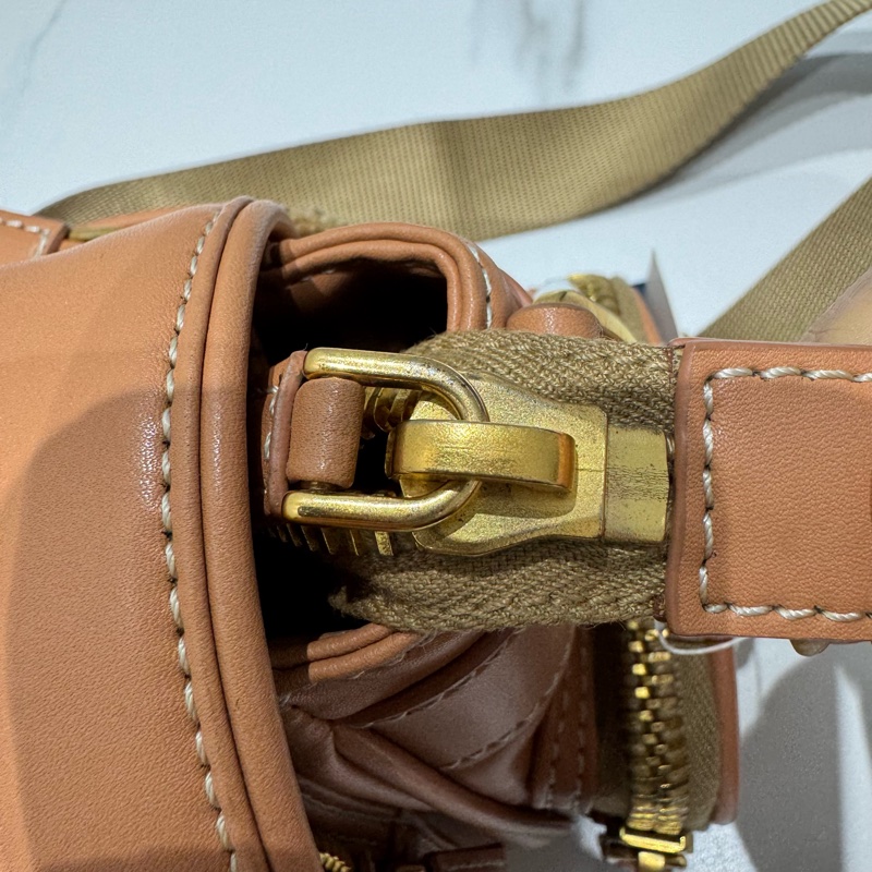 Prada 牛皮多口袋郵差單肩包,相機包-8